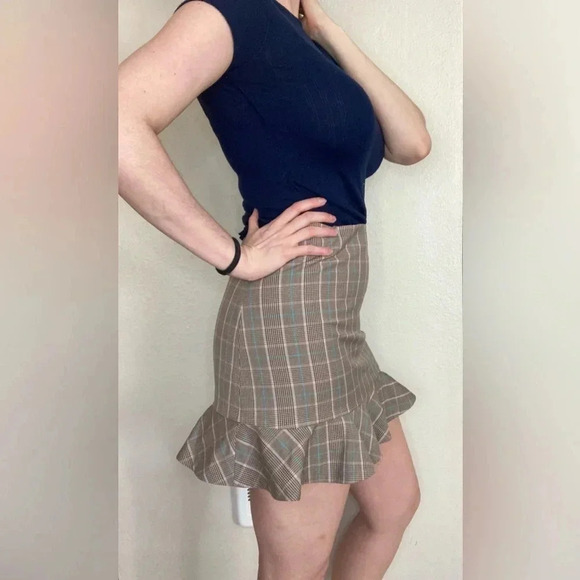 Aritzia Sunday Best Astala Skirt Plaid Gray Size 8 - Picture 2 of 6